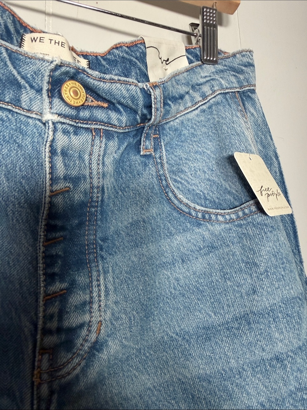 Free people, We The Free Good Luck Mid Rise Barrel Jeans in Ultra Light Beam - Picture 7 of 10